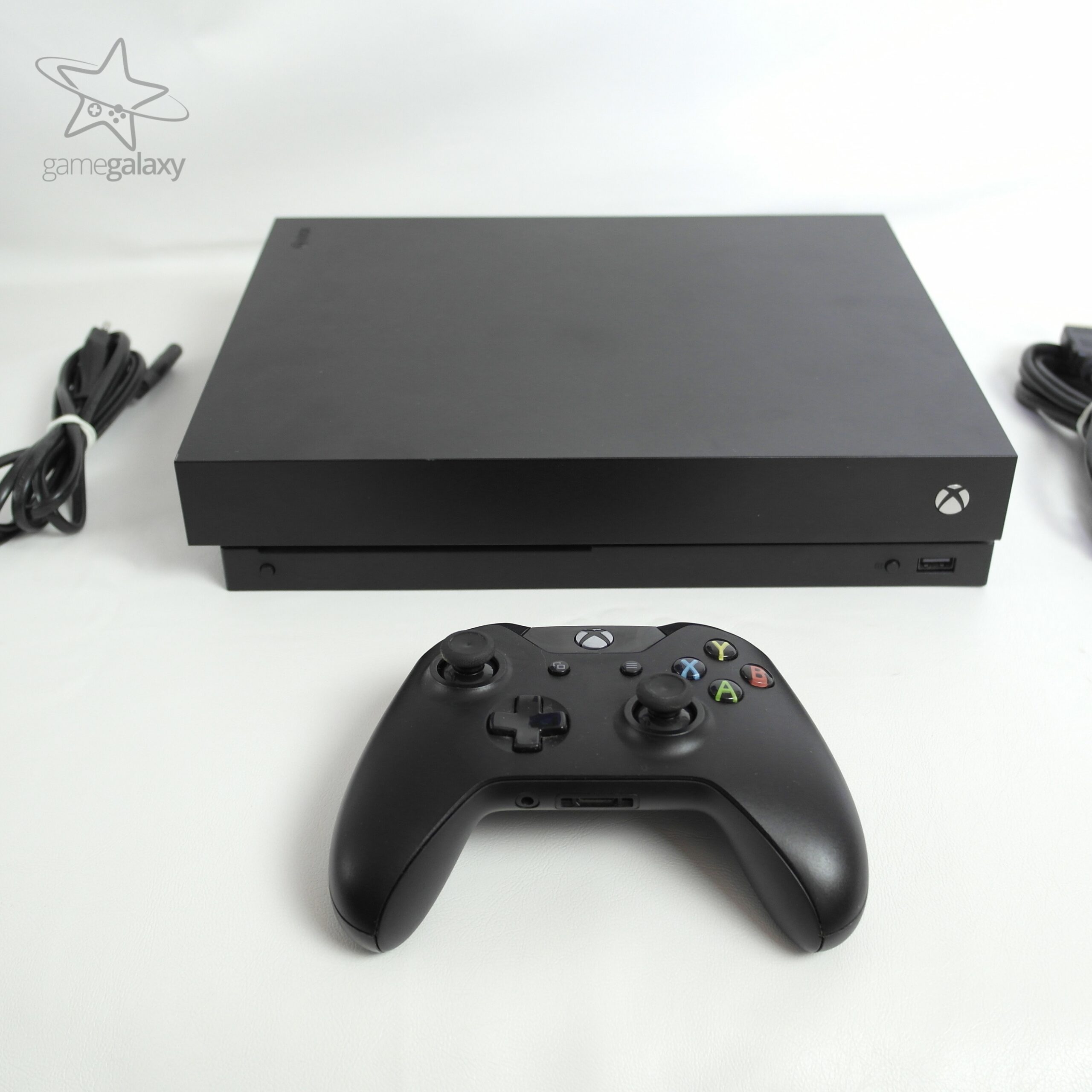 XBOX One X / 1TB / Perfect / PES + Fortnite + Roblox