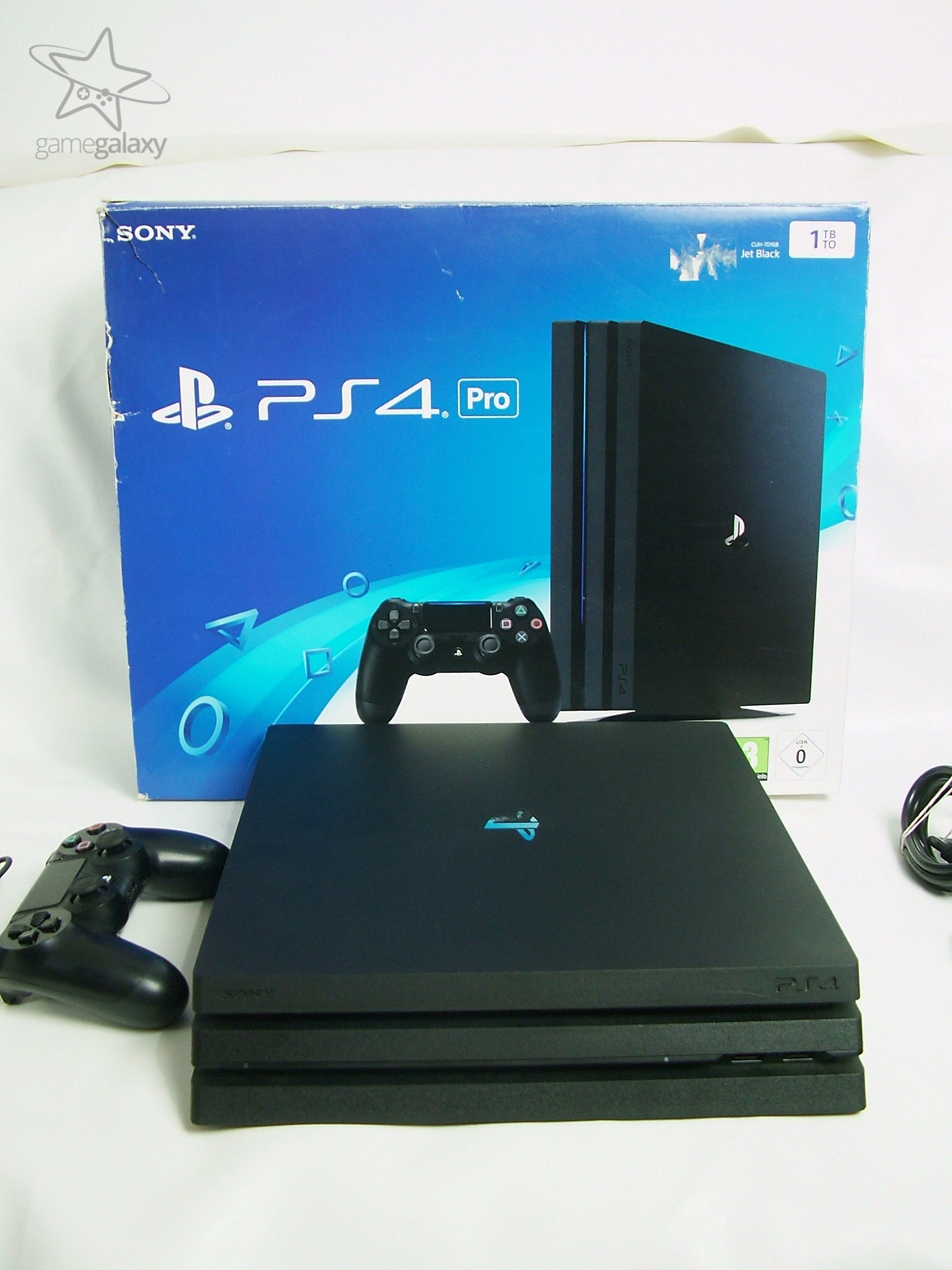 PS4 PRO UHD 4K / 2TB / Čipovan / 70 Igre / MEGA Ponuda